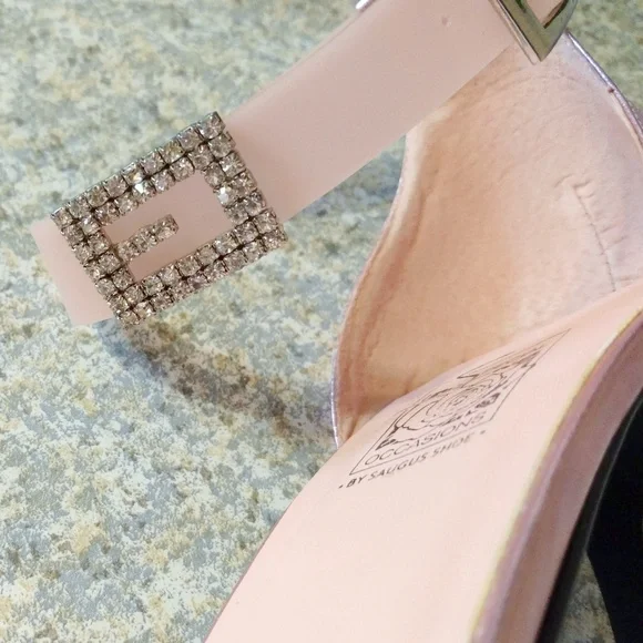 Special Occasions by Saugus Shoe Pink Sandal NWT - Picture 2 of 4